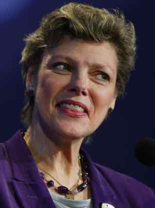 Cokie Roberts said thousands of reporters have looked into Vince Foster death